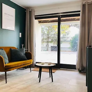 charmant-studio-avec-parking.hotels-rhonealpes.com/
